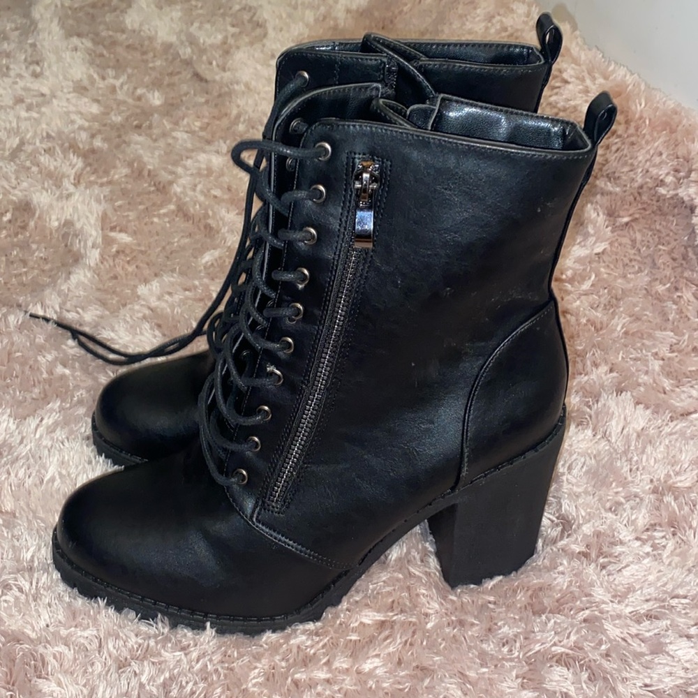 Women's Military Combat Boots Round Toe Chunky Block Stacked High Heels Lace Up